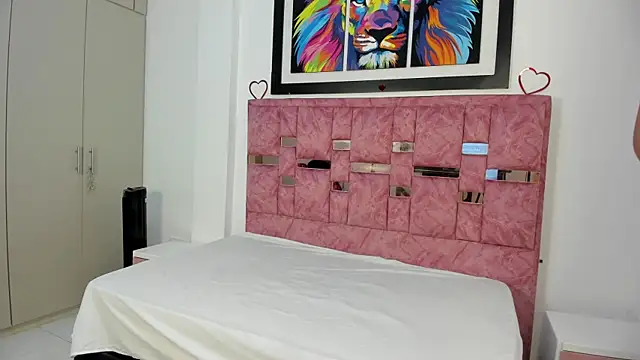 abella lov online show from October 23, 2025, 12:26 pm