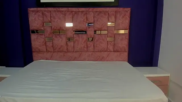 abella lov online show from November 14, 2025, 2:32 pm