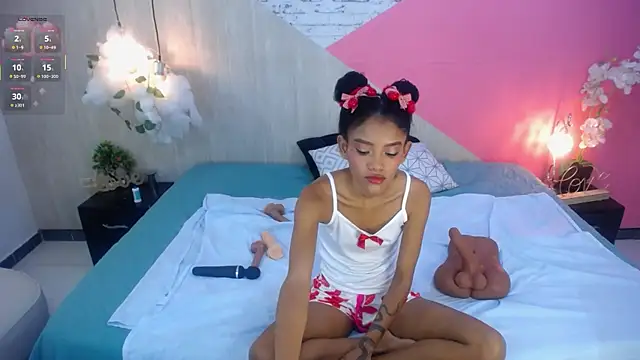 Snapshot of adisson_petite1 chatting on February 13, 2026, 5:57 pm adisson petite1 online show from February 13, 2026, 5:57 pm