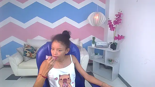 Snapshot of adisson_petite1 chatting on October 7, 2025, 12:17 pm adisson petite1 online show from October 7, 2025, 12:17 pm