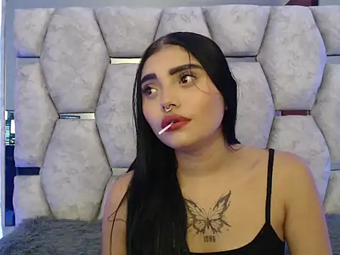 AnalyMilles online show from October 24, 2025, 10:09 pm