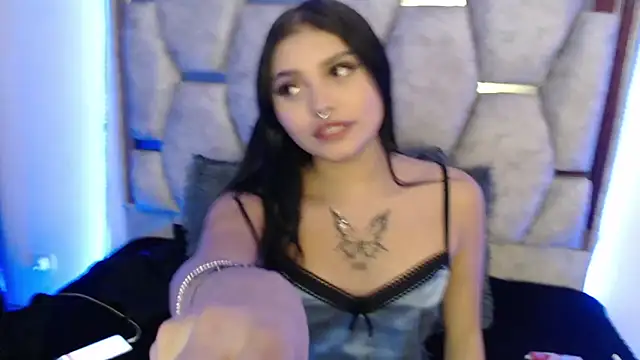 Snapshot of AnalyMilles chatting on February 16, 2026, 3:38 am AnalyMilles online show from February 16, 2026, 3:38 am