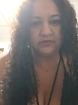 MEYBELLATINA online show from September 29, 2025, 10:15 pm