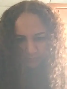 MEYBELLATINA online show from September 26, 2025, 9:43 pm