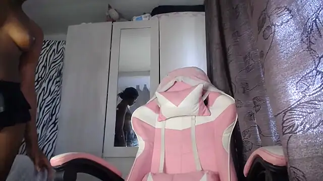 Nahomyyy online show from March 30, 2026, 7:04 pm