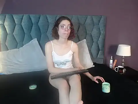 sophie blaake online show from October 16, 2025, 3:15 am