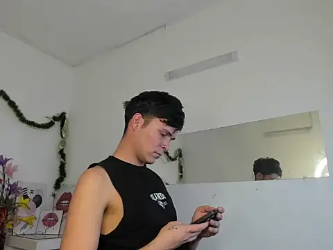 Aaron Foxxx online show from December 23, 2025, 12:33 am