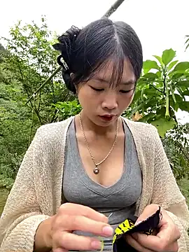 -mayhan11 online show from October 26, 2025, 3:51 am