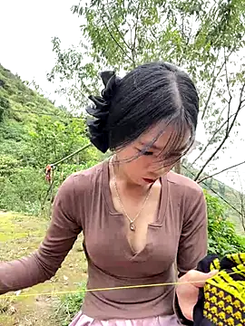 -mayhan11 online show from October 19, 2025, 3:42 am