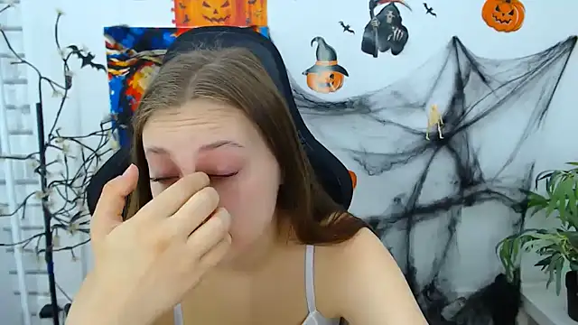 ArinaBelle online show from October 27, 2025, 2:45 am