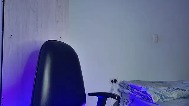 miamiller188 online show from November 25, 2025, 12:44 am