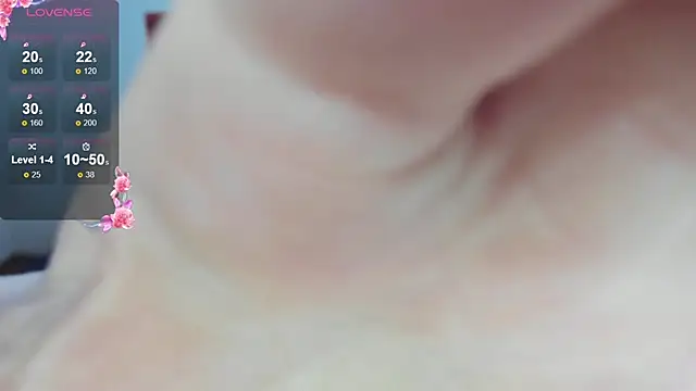 Snapshot of Cattie_w_ chatting on February 3, 2026, 1:16 am Cattie w online show from February 3, 2026, 1:16 am