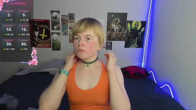 Cattie w  online show from December 16, 2025, 1:10 am