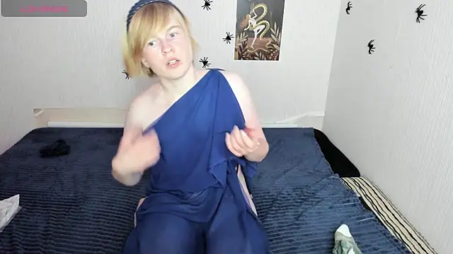 Cattie w  online show from October 31, 2025, 1:35 am