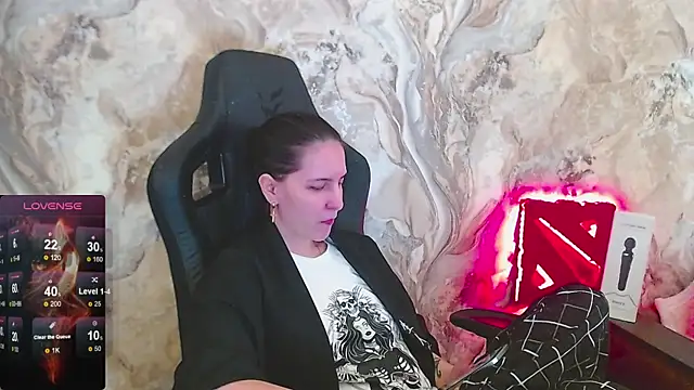 Irwi Tomboy online show from April 28, 2026, 12:09 pm