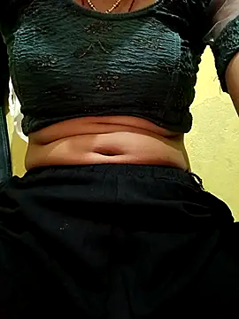 misskomal97 online show from September 25, 2025, 10:54 am