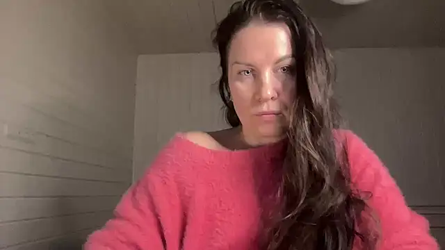 Snapshot of Tarivona chatting on February 1, 2026, 2:15 pm Tarivona online show from February 1, 2026, 2:15 pm