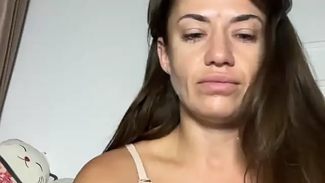 Snapshot of Roriann chatting on February 12, 2026, 4:07 pm Roriann online show from February 12, 2026, 4:07 pm