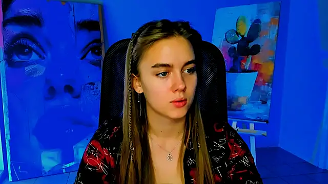 Snapshot of JuneWoods chatting on October 15, 2025, 6:33 am JuneWoods online show from October 15, 2025, 6:33 am