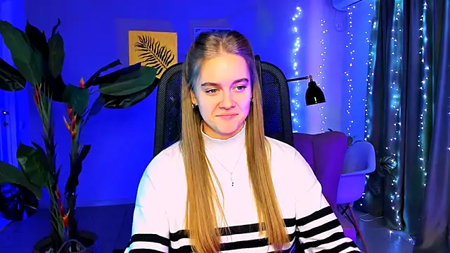 JuneWoods online show from December 15, 2025, 6:30 am