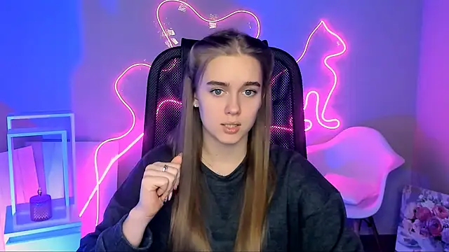 JuneWoods online show from February 16, 2026, 2:05 pm