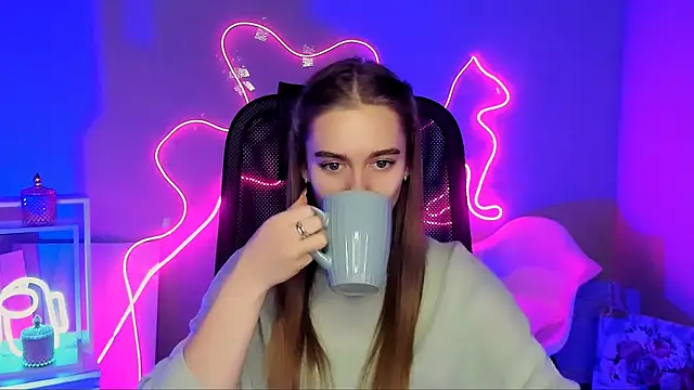 JuneWoods online show from February 20, 2026, 3:36 pm