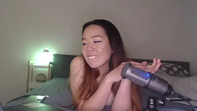 blueburrypie online show from October 15, 2025, 1:41 pm