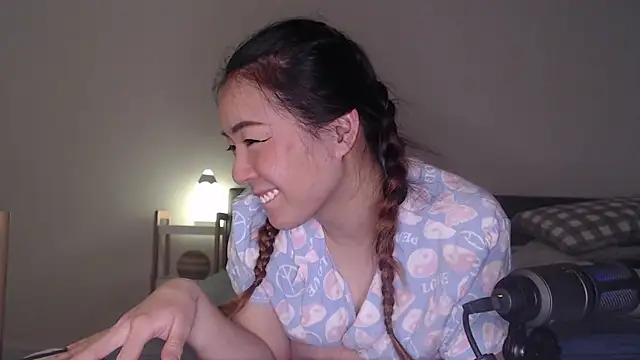 blueburrypie online show from October 23, 2025, 1:21 pm