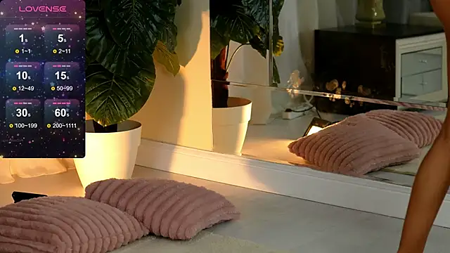 EvaAmanti online show from October 4, 2025, 4:47 am