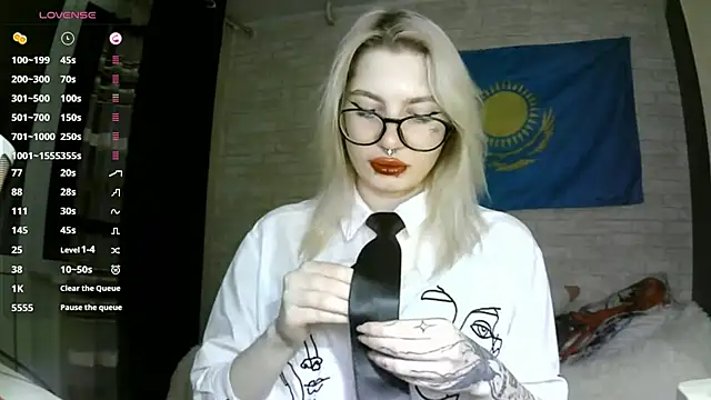 MernaGoggin online show from September 29, 2025, 2:44 pm