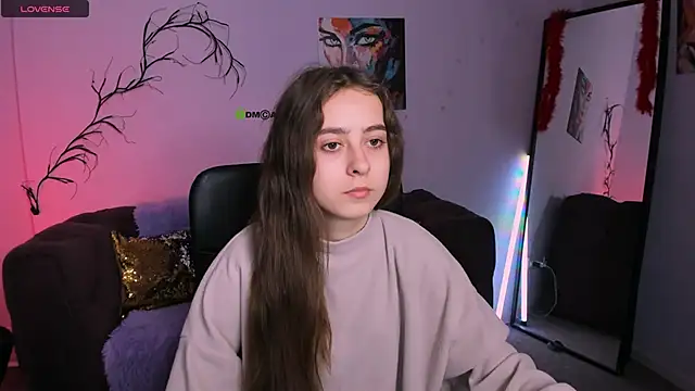 rebecca smile online show from November 20, 2025, 1:12 pm