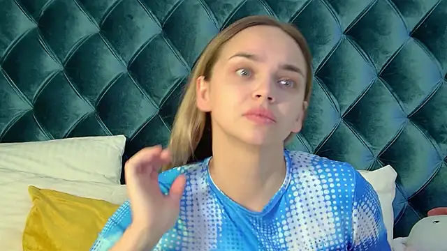 AnitaVenture online show from October 1, 2025, 4:06 am