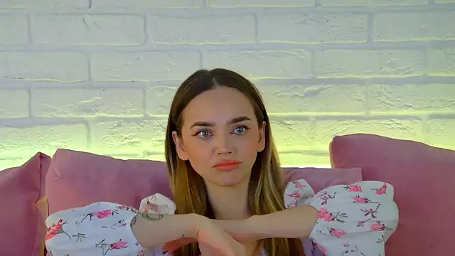 AnitaVenture online show from February 20, 2026, 4:53 am