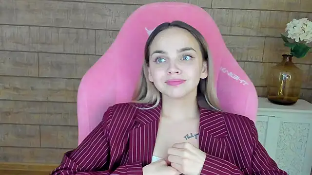 AnitaVenture online show from September 27, 2025, 4:24 pm