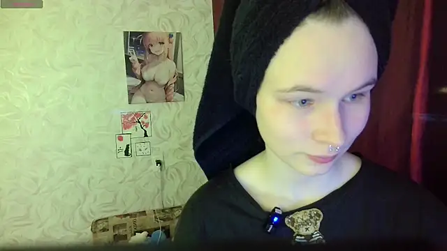 LolaVibe online show from December 4, 2025, 6:18 pm