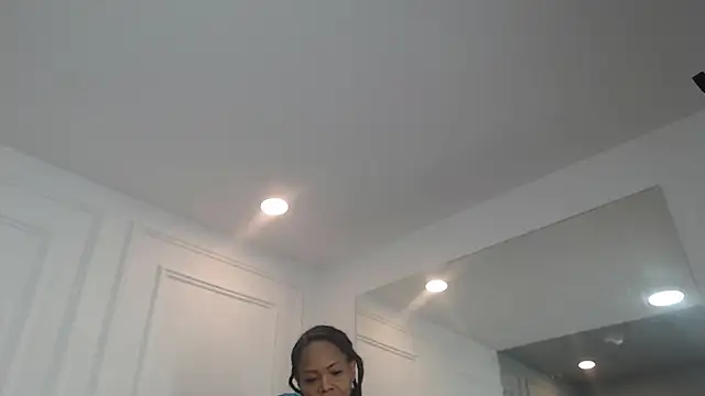 ChantalGarner online show from November 8, 2025, 1:03 pm