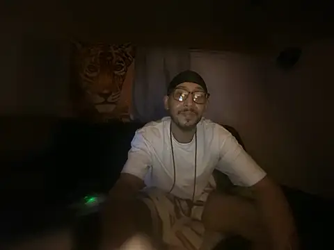 ThrowedWorldWide online show from April 21, 2026, 2:14 am