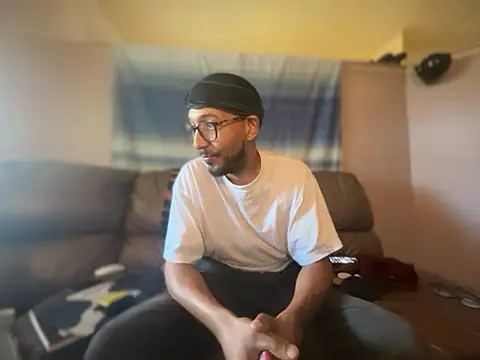 ThrowedWorldWide online show from April 25, 2026, 1:41 pm