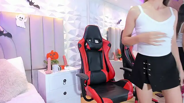 celestebellmont online show from October 28, 2025, 12:48 pm