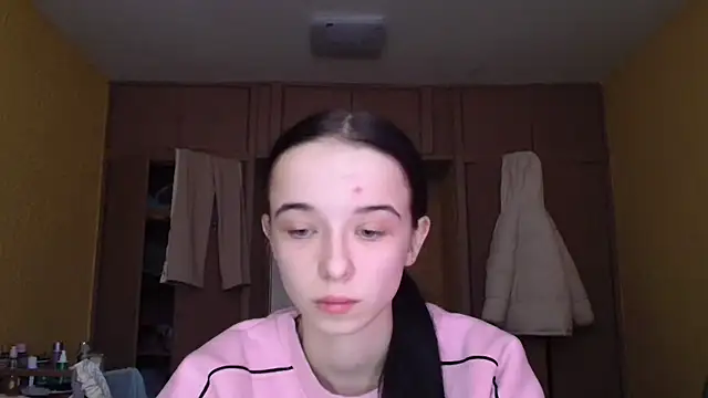 Snapshot of Emilia_Light chatting on January 12, 2026, 8:43 am Emilia Light online show from January 12, 2026, 8:43 am