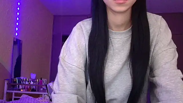 Emilia Light online show from March 27, 2026, 8:11 am