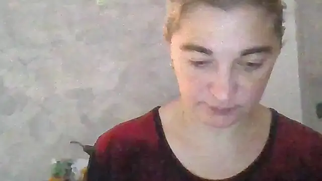 Snapshot of GoldenAngelMilf chatting on November 3, 2025, 8:51 am GoldenAngelMilf online show from November 3, 2025, 8:51 am