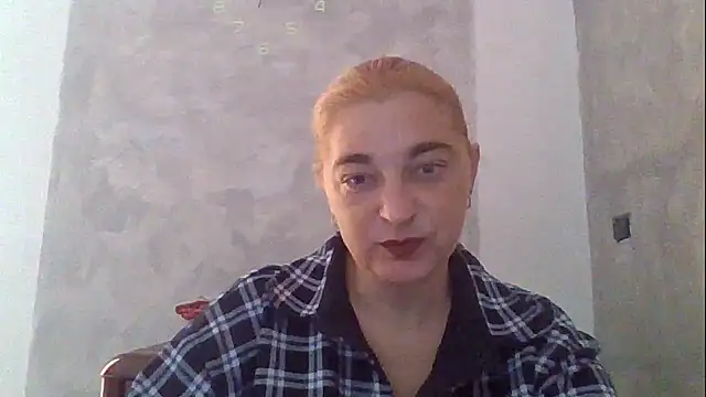 Snapshot of GoldenAngelMilf chatting on January 8, 2026, 12:33 pm GoldenAngelMilf online show from January 8, 2026, 12:33 pm