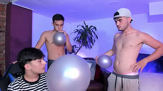 Spaceboys18 online show from October 15, 2025, 1:26 am