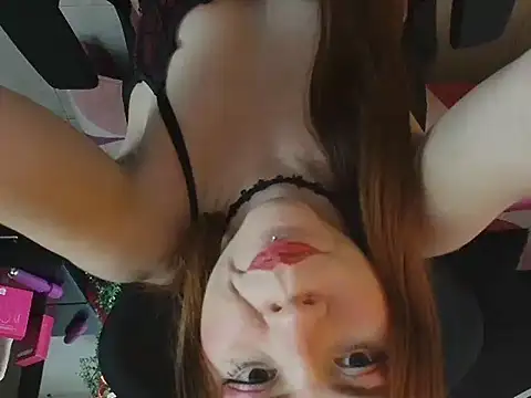 CuteFlame online show from October 10, 2025, 2:18 pm