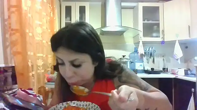 QueenMomyS online show from October 18, 2025, 1:40 am