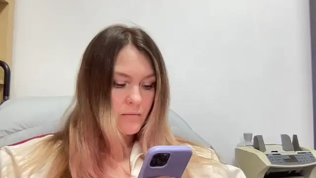 Snapshot of Milysoren chatting on March 3, 2026, 12:23 pm Milysoren online show from March 3, 2026, 12:23 pm