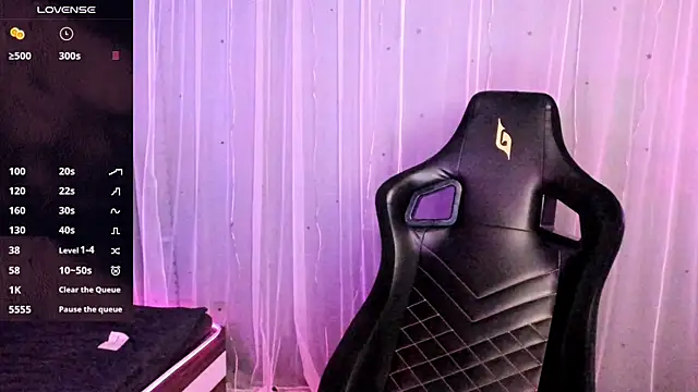 AmyVilvet  online show from January 18, 2026, 9:29 pm