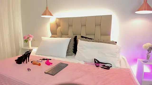 Angelina Roa online show from November 5, 2025, 2:53 pm