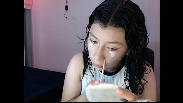 Ivonnybonn online show from October 29, 2025, 8:52 pm